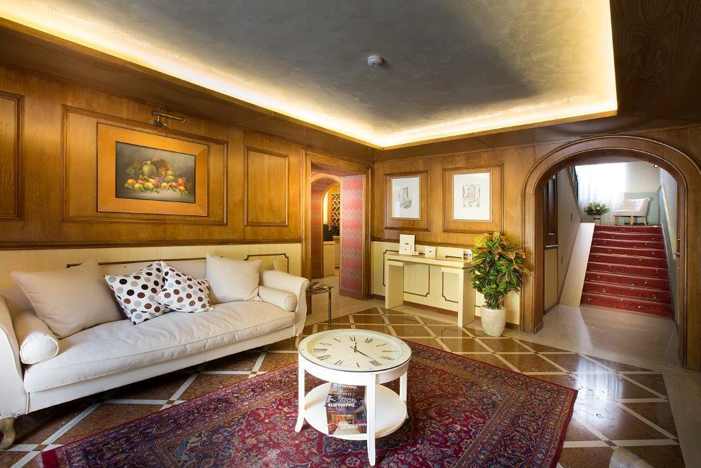 Hotel Camerlengo Corridonia ภายนอก รูปภาพ